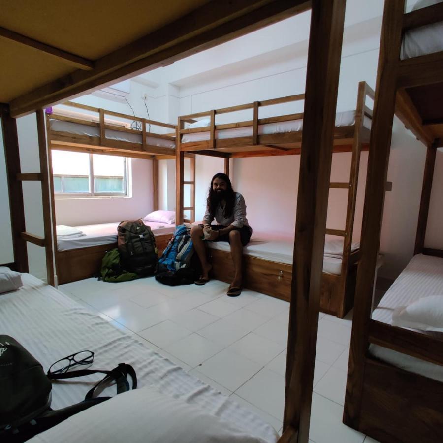 Pause Hostel Guwahati Exterior foto
